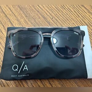 ✨Quay Australia Sweet Dreams Sunnies✨